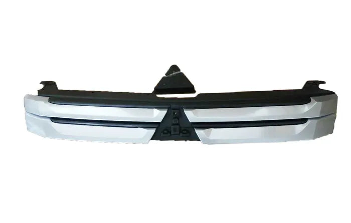 2014-2014 Mitsubishi Outlander ZJ Front Grille (Silver / Black)