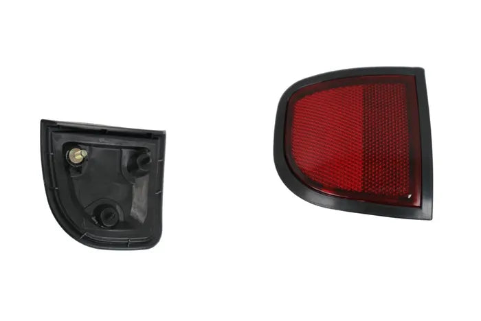 2006-2015 Mitsubishi Triton ML/MN Rear Reflector Lamp (Left-Hand Side)