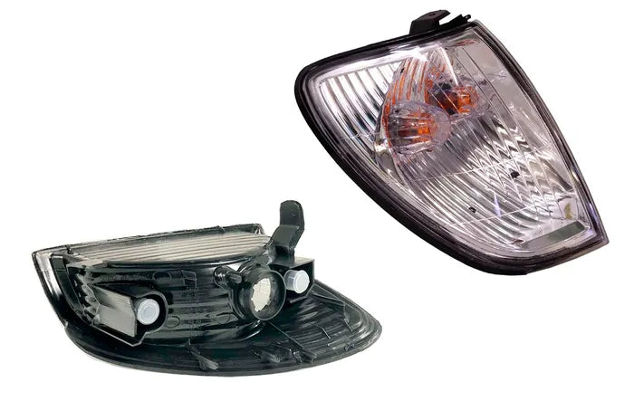 1998-2007 TOYOTA LANDCRUISER 100 SERIES CORNER LIGHT RIGHT HAND SIDE