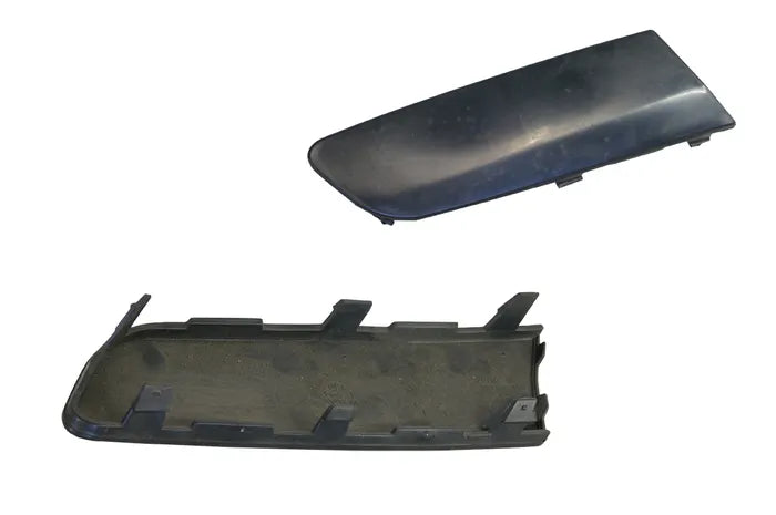 2006-2011 Volkswagen Jetta 1K Front Bumper Bar Mould (Right-Hand Side, with Washer Jet Hole)